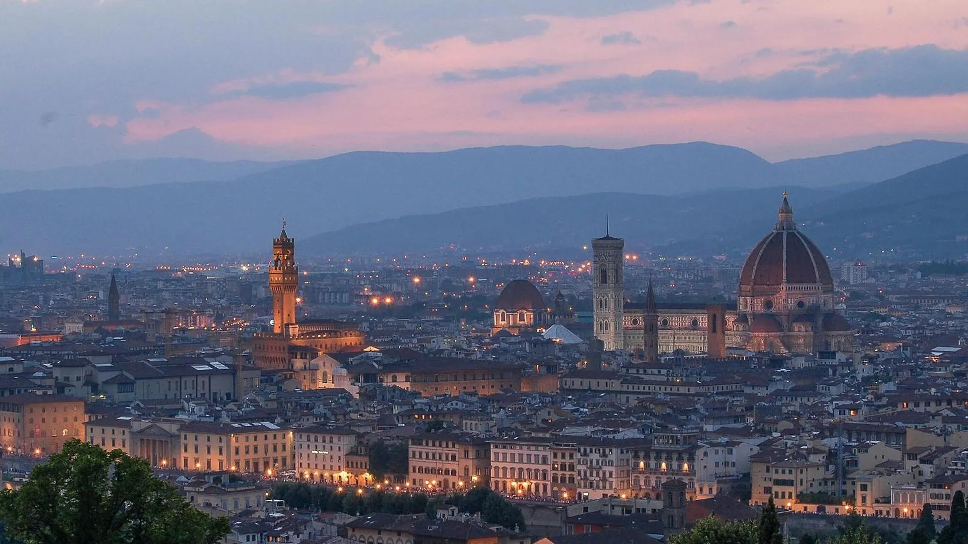 3 Bedroom Cozy Apartment In Scandicci