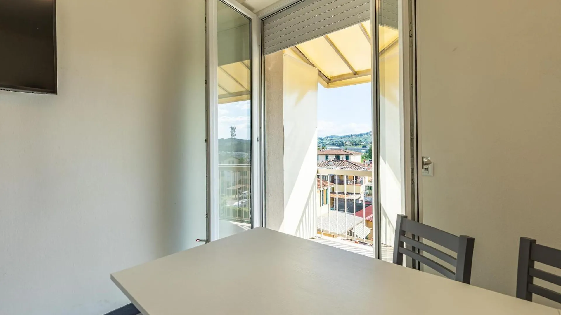 3 Bedroom Cozy Apartment In Scandicci