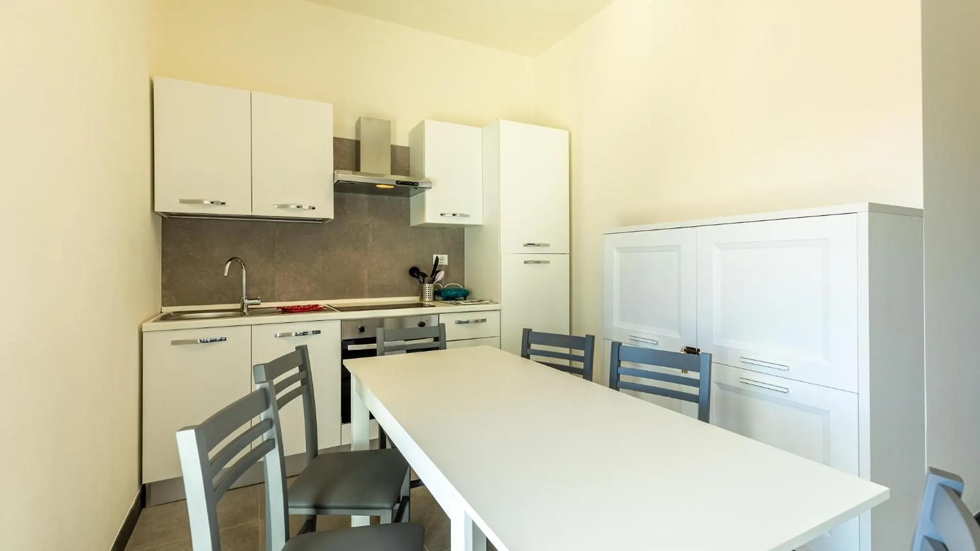 3 Bedroom Cozy Apartment In Scandicci