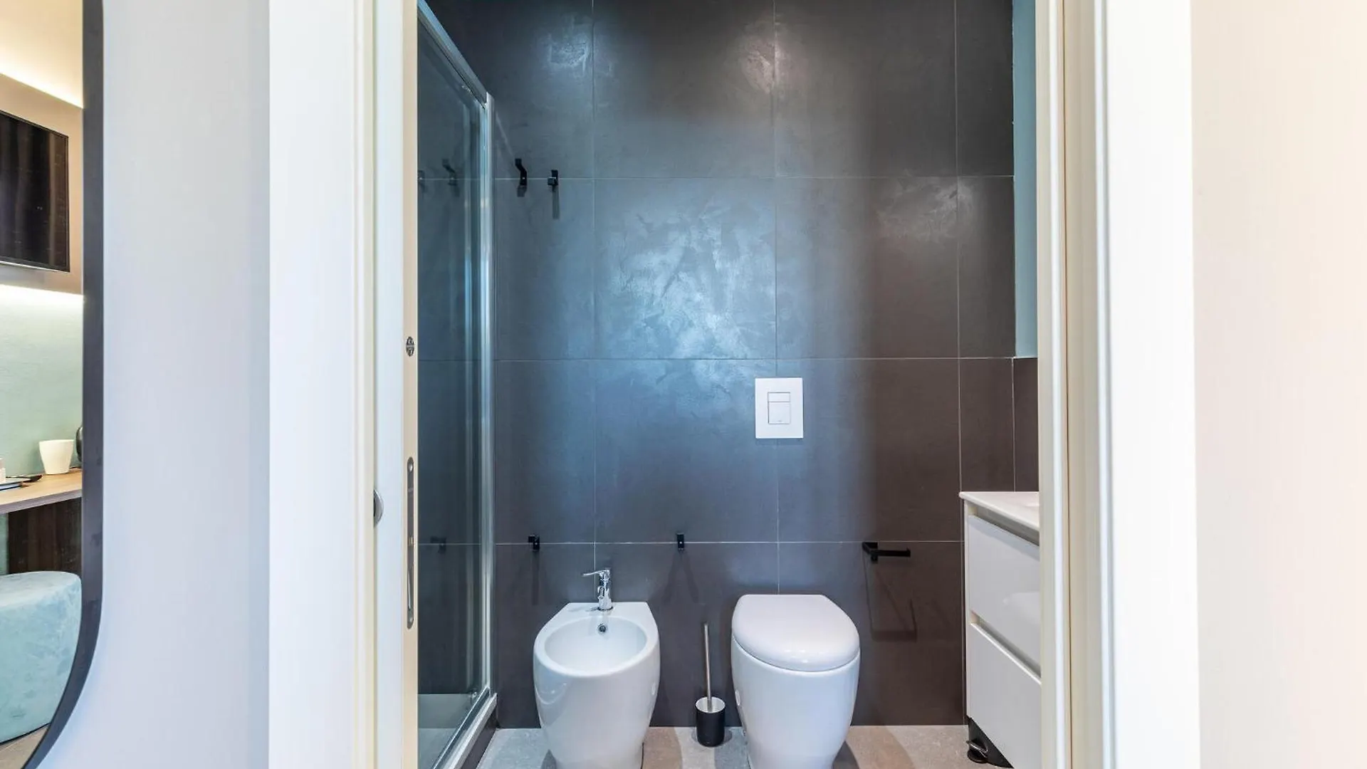 3 Bedroom Cozy Apartment In Scandicci