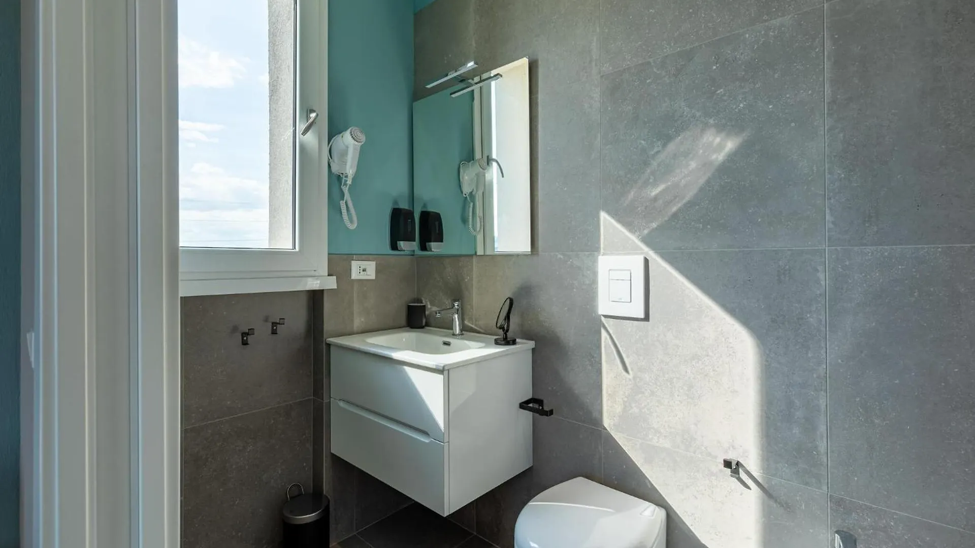 3 Bedroom Cozy Apartment In Scandicci
